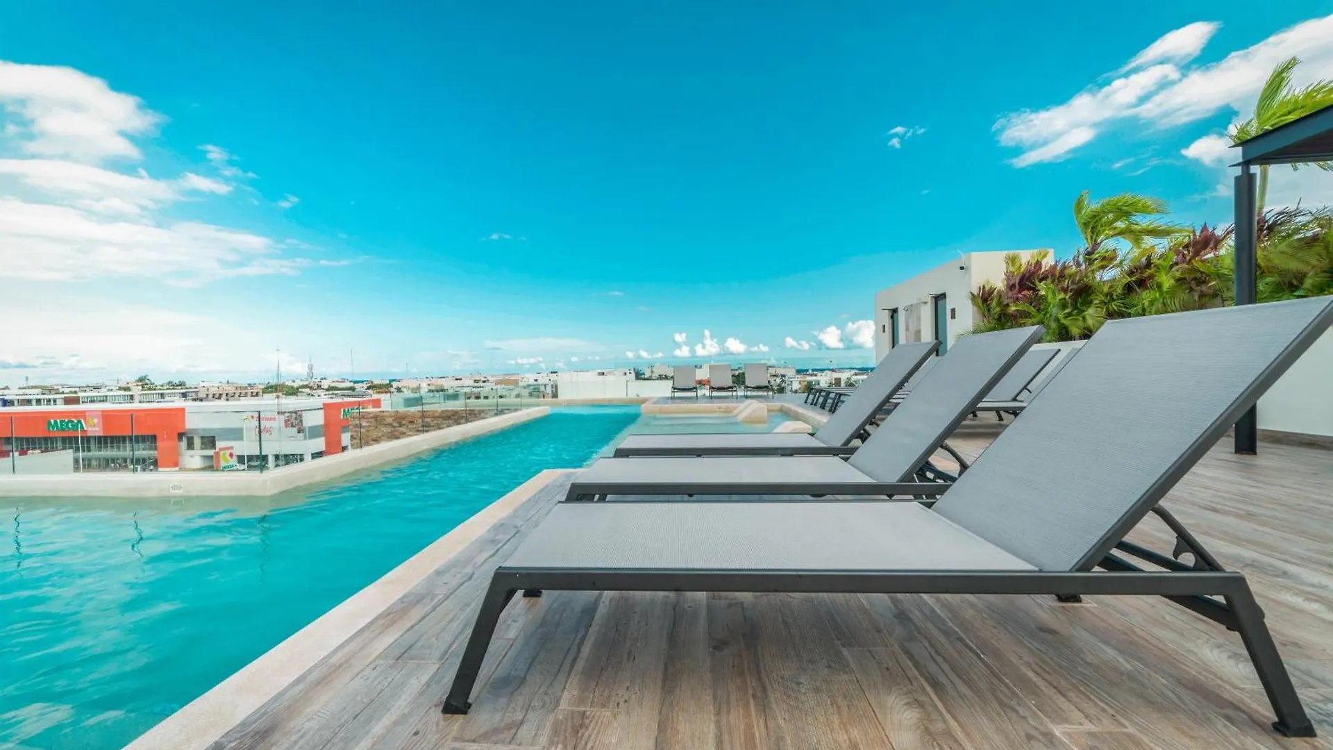 Veranda 210 Condo - Downtown, - At Veranto Condos With Rooftop Pool Playa del Carmen Apartman