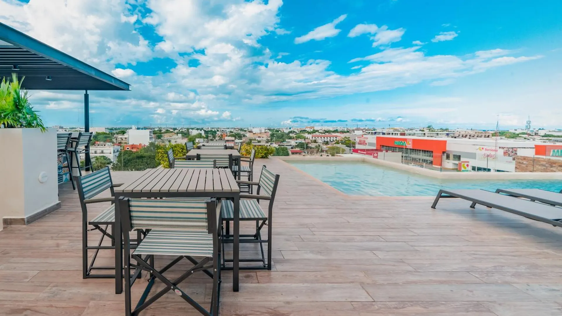 Veranda 210 Condo - Downtown, - At Veranto Condos With Rooftop Pool Playa del Carmen Apartman